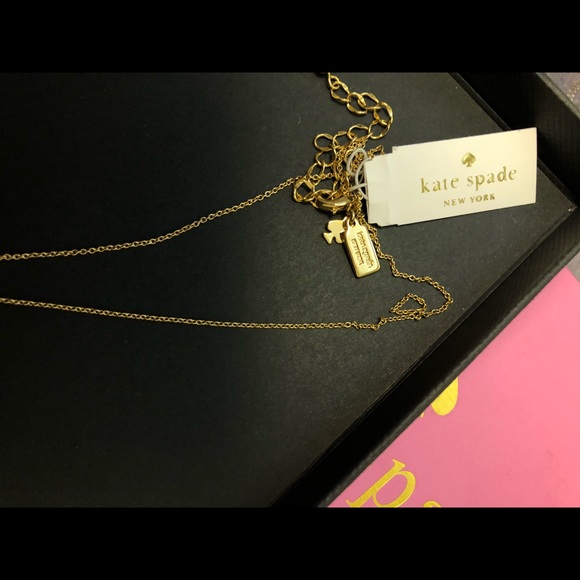 *SOLD* Kate Spade - Daisy Flower Ball Necklace πΈ - Picture 5 of 6
